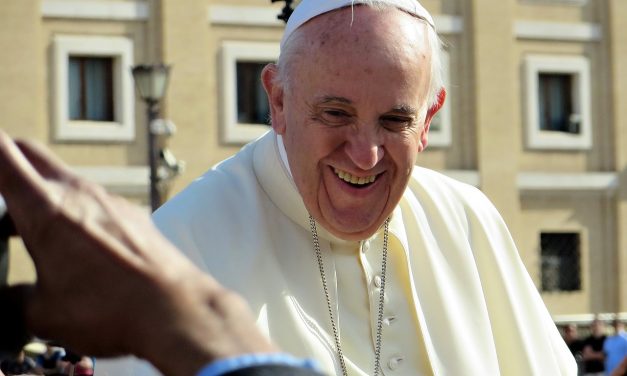 Il Papa nell’udienza ai Prefetti: “I migranti vanno ricevuti, accompagnati, promossi e integrati”
