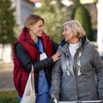 Lavoro domestico, economia invisibile. 9 su 10 sono donne, in maggioranza straniere
