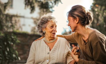 Inps: 800 mila lavoratori domestici, 68 per cento gli stranieri